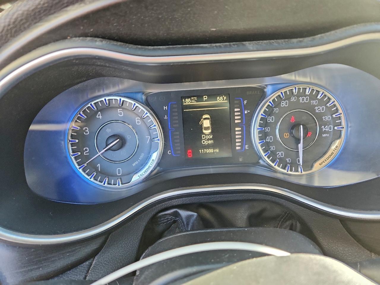 2015 CHRYSLER 200 LIMITED photo 9