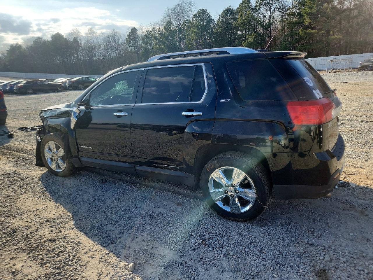 2015 GMC TERRAIN SLT photo 2