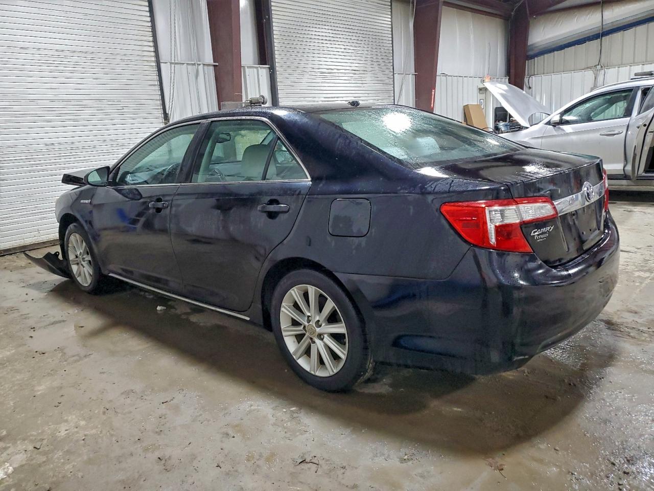 2012 TOYOTA CAMRY HYBRID photo 2