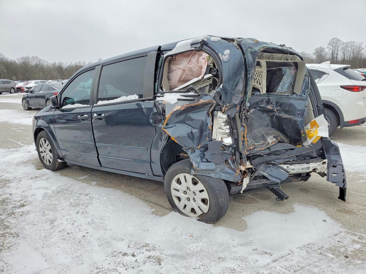 2013 DODGE GRAND CARAVAN SE photo 2