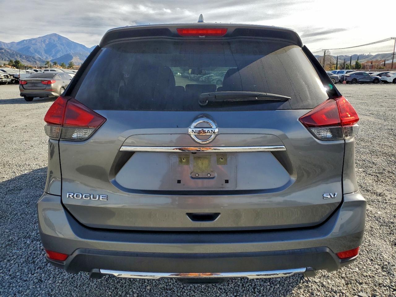 2017 NISSAN ROGUE S photo 6