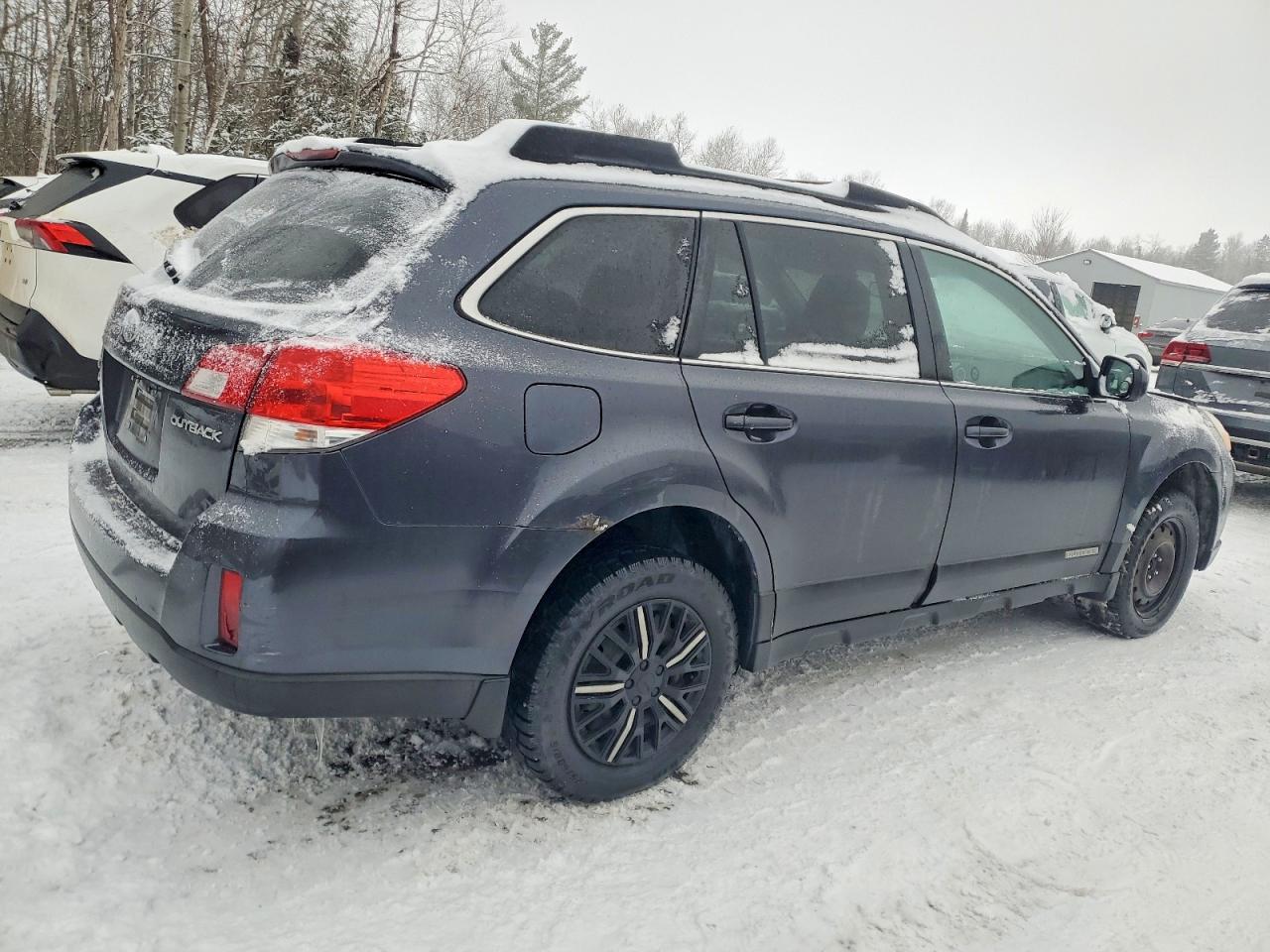 2012 SUBARU OUTBACK 2.5I PREMIUM photo 3
