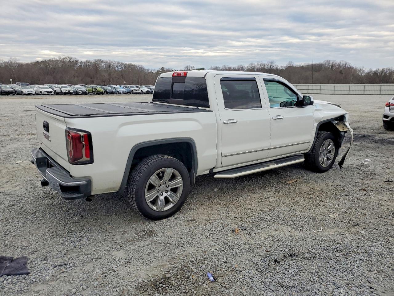 2017 GMC SIERRA K1500 SLT photo 3