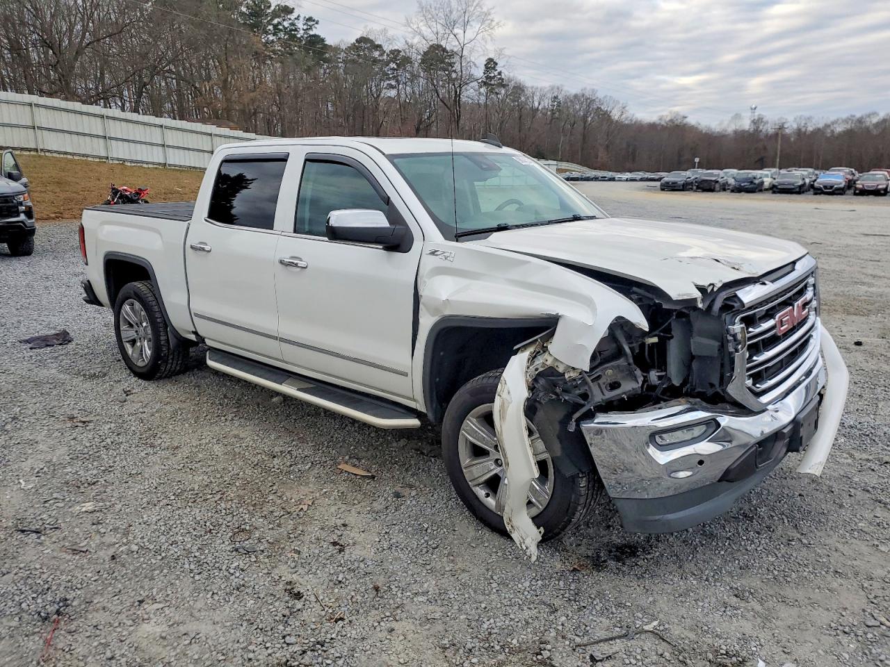 2017 GMC SIERRA K1500 SLT photo 4