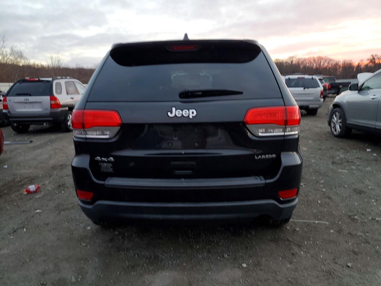 2014 JEEP GRAND CHEROKEE LAREDO photo 6