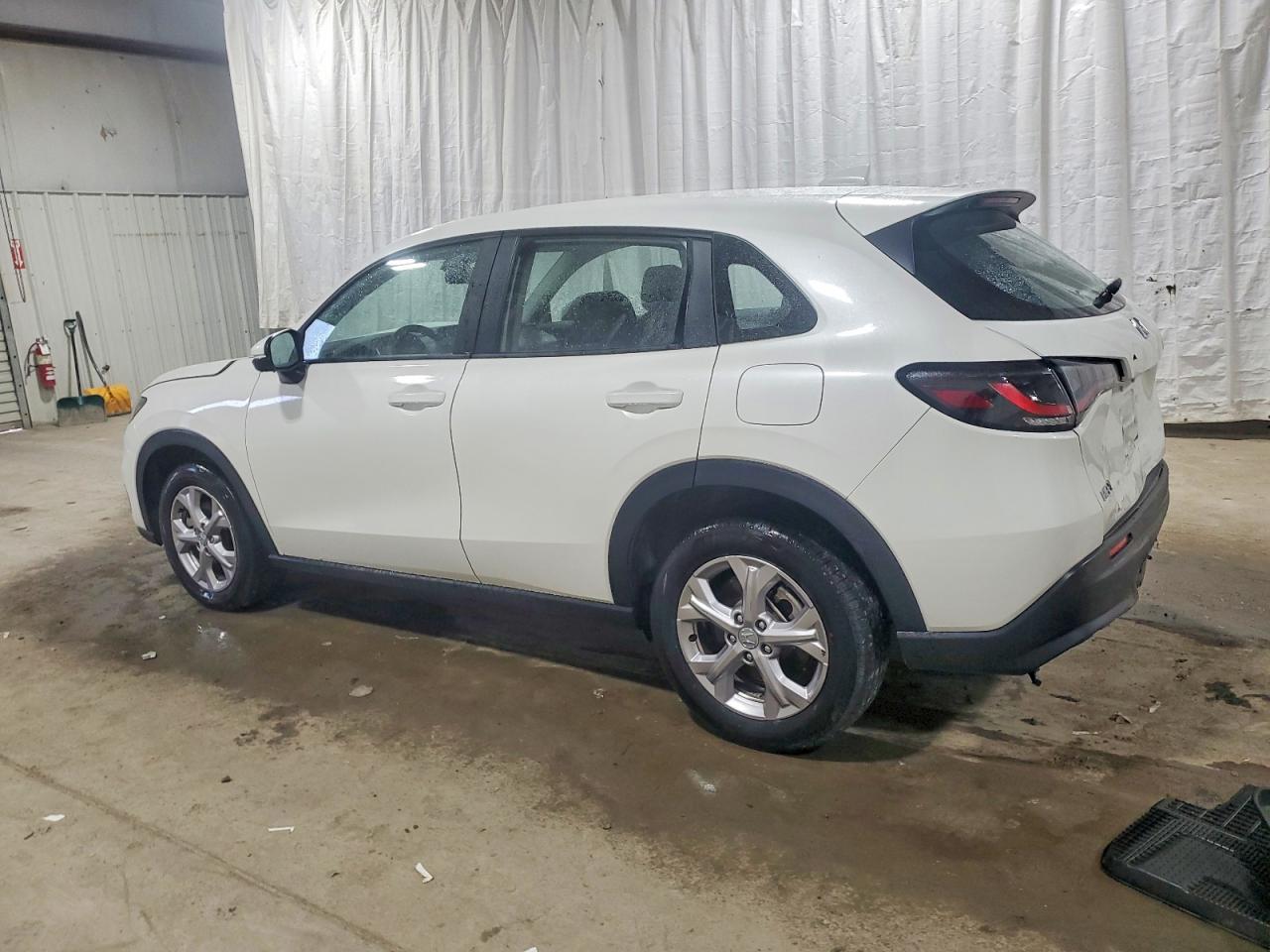 2024 HONDA HR-V LX photo 2