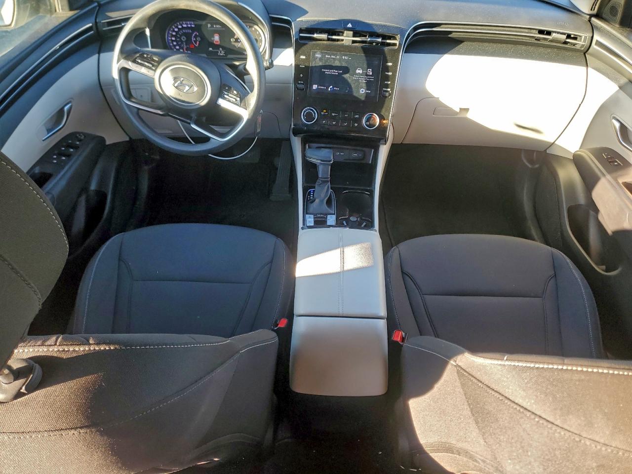 2022 HYUNDAI TUCSON SE photo 8