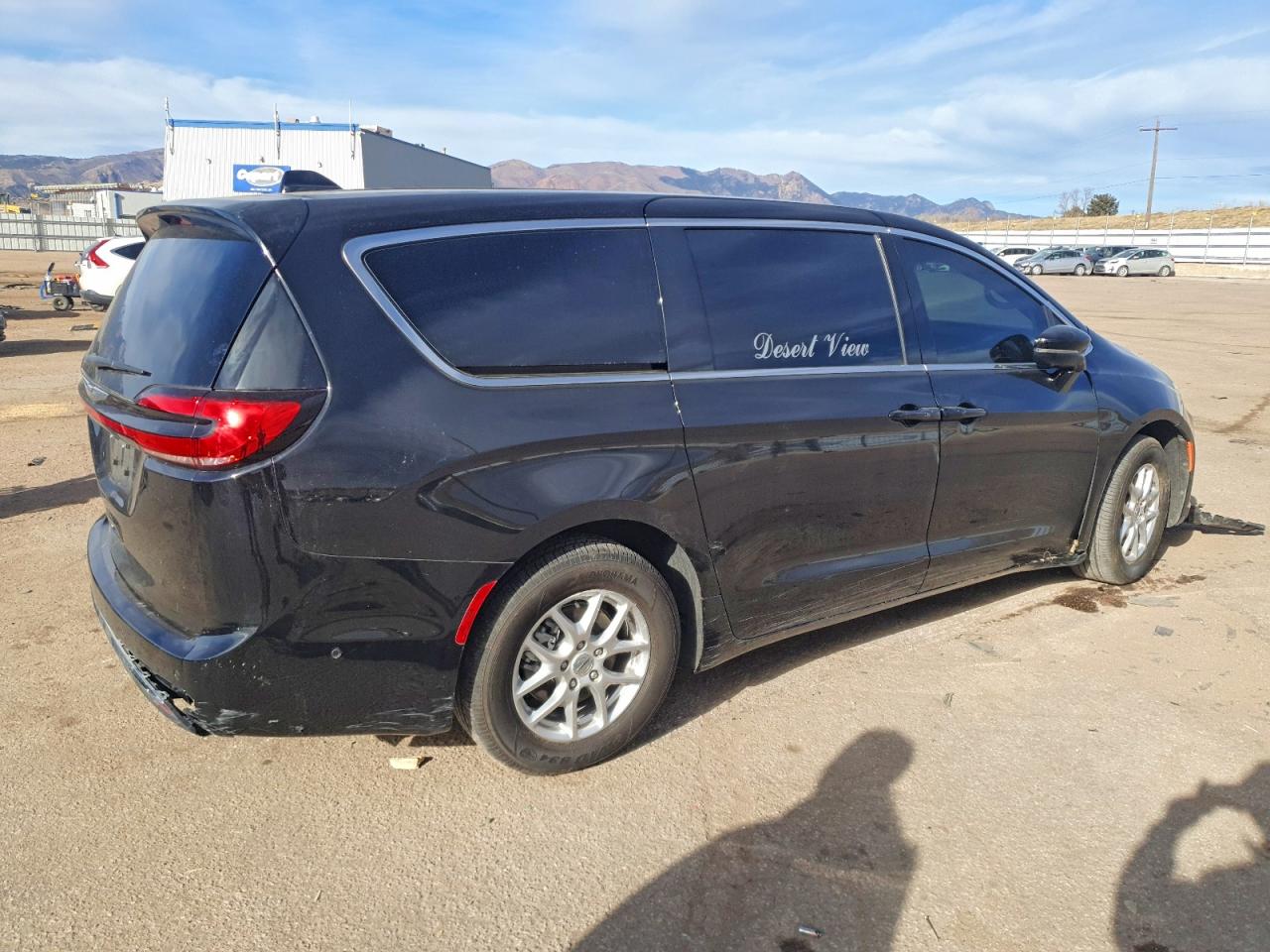 2024 CHRYSLER PACIFICA TOURING L photo 3