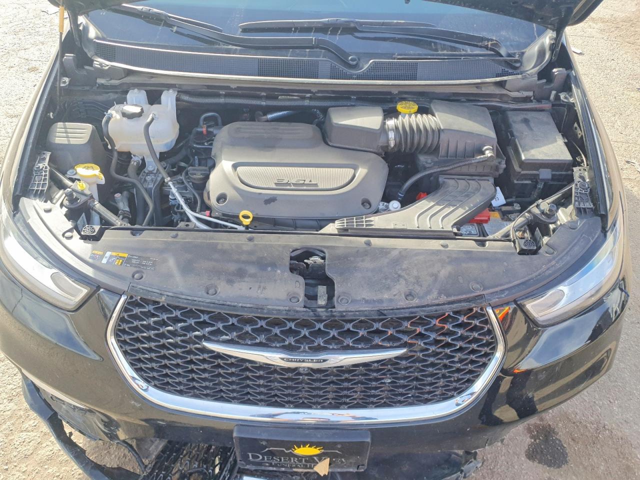 2024 CHRYSLER PACIFICA TOURING L photo 12