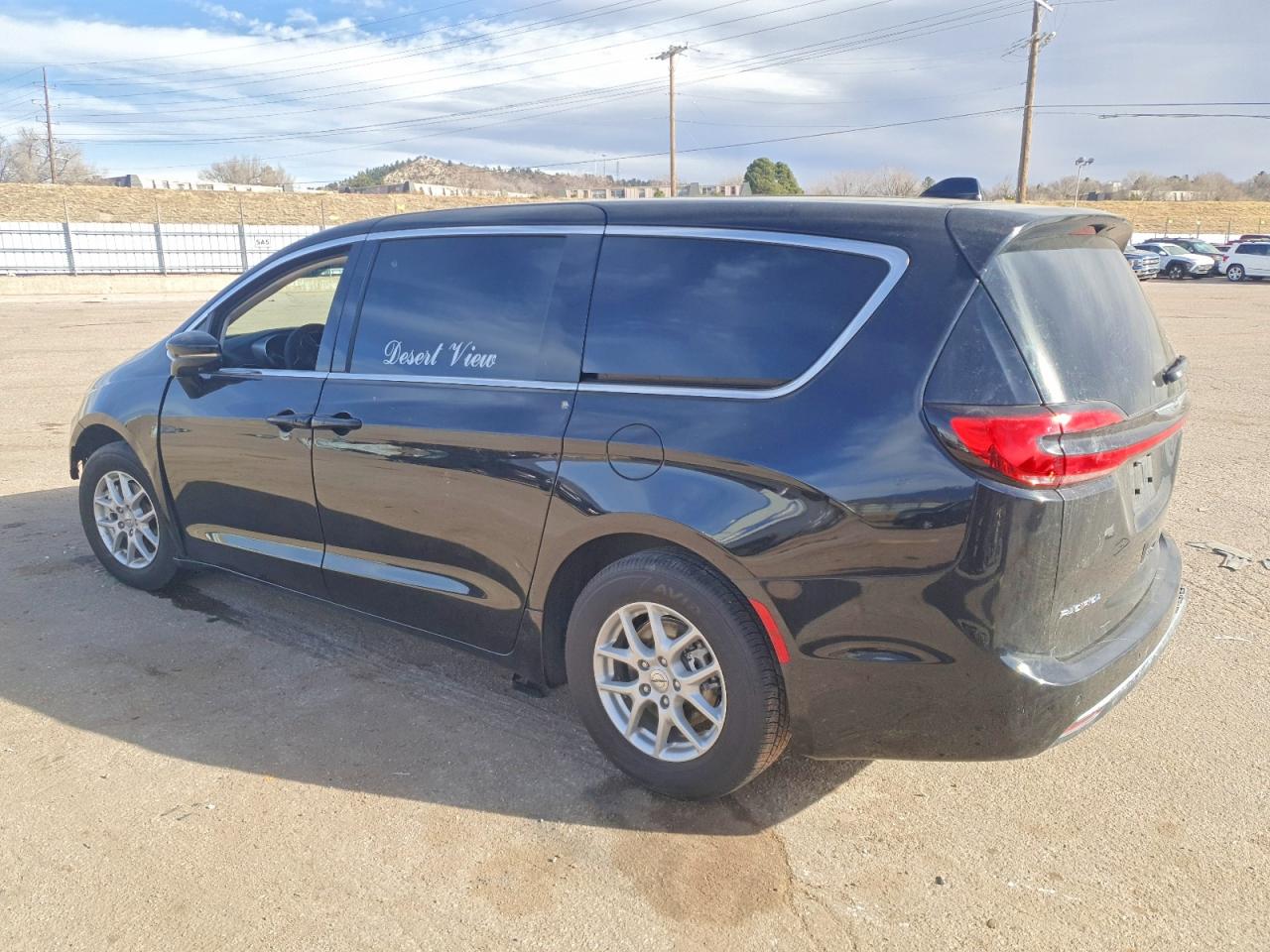 2024 CHRYSLER PACIFICA TOURING L photo 2