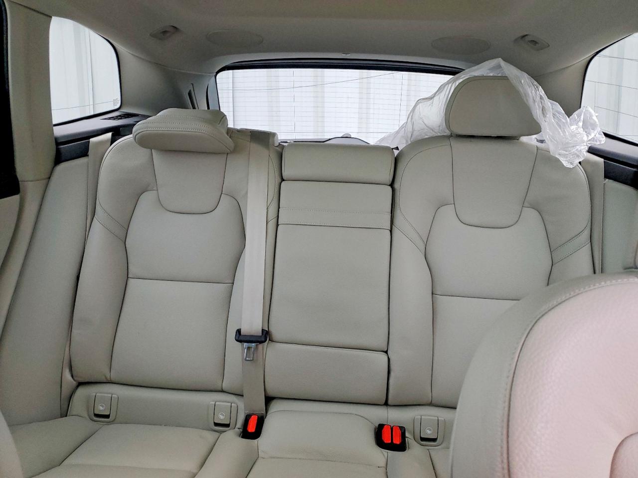 2021 VOLVO XC60 T6 MOMENTUM photo 10