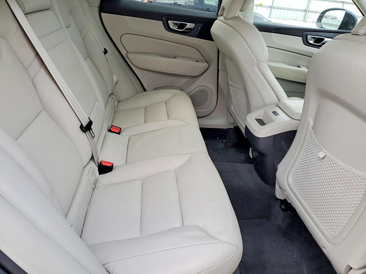 2021 VOLVO XC60 T6 MOMENTUM photo 11