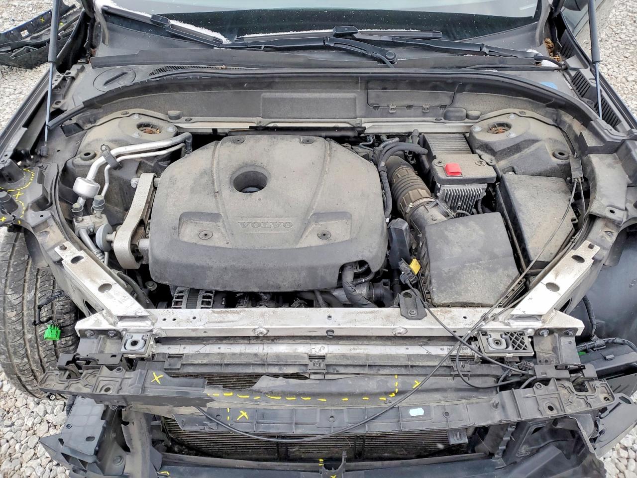 2021 VOLVO XC60 T6 MOMENTUM photo 12