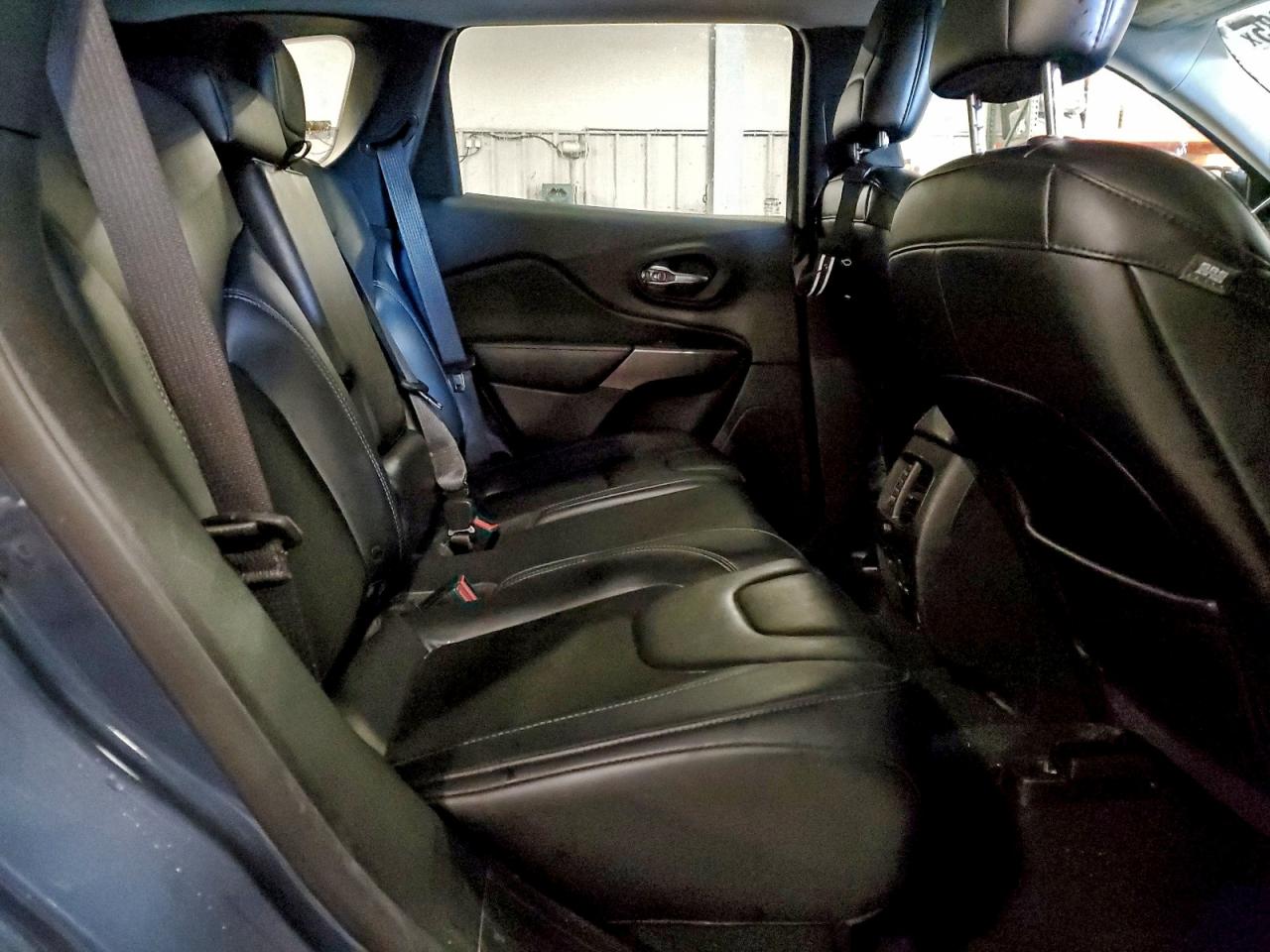 2019 JEEP CHEROKEE LATITUDE PLUS photo 28