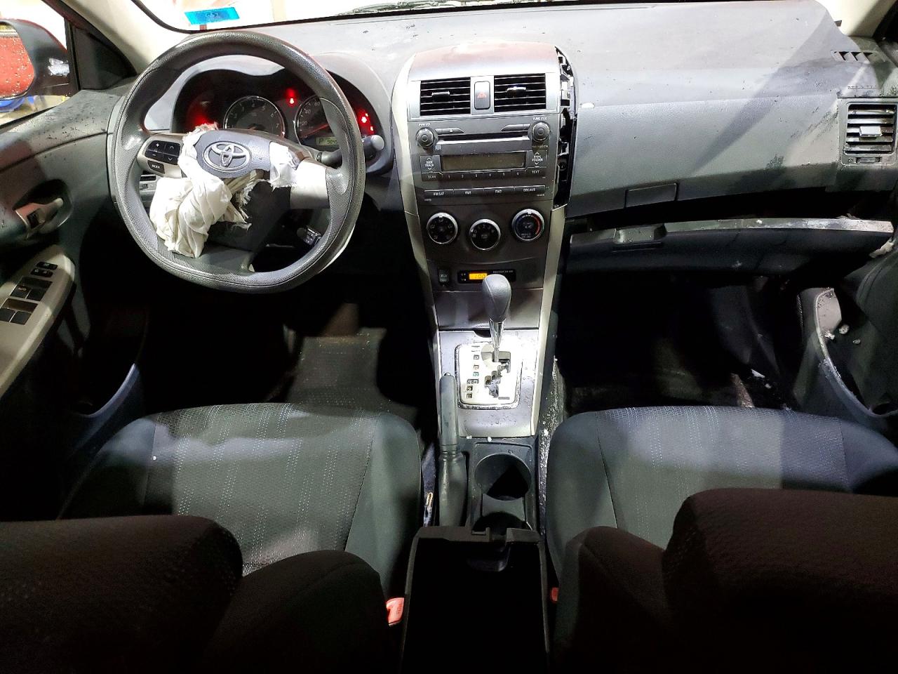 2011 TOYOTA COROLLA S photo 8