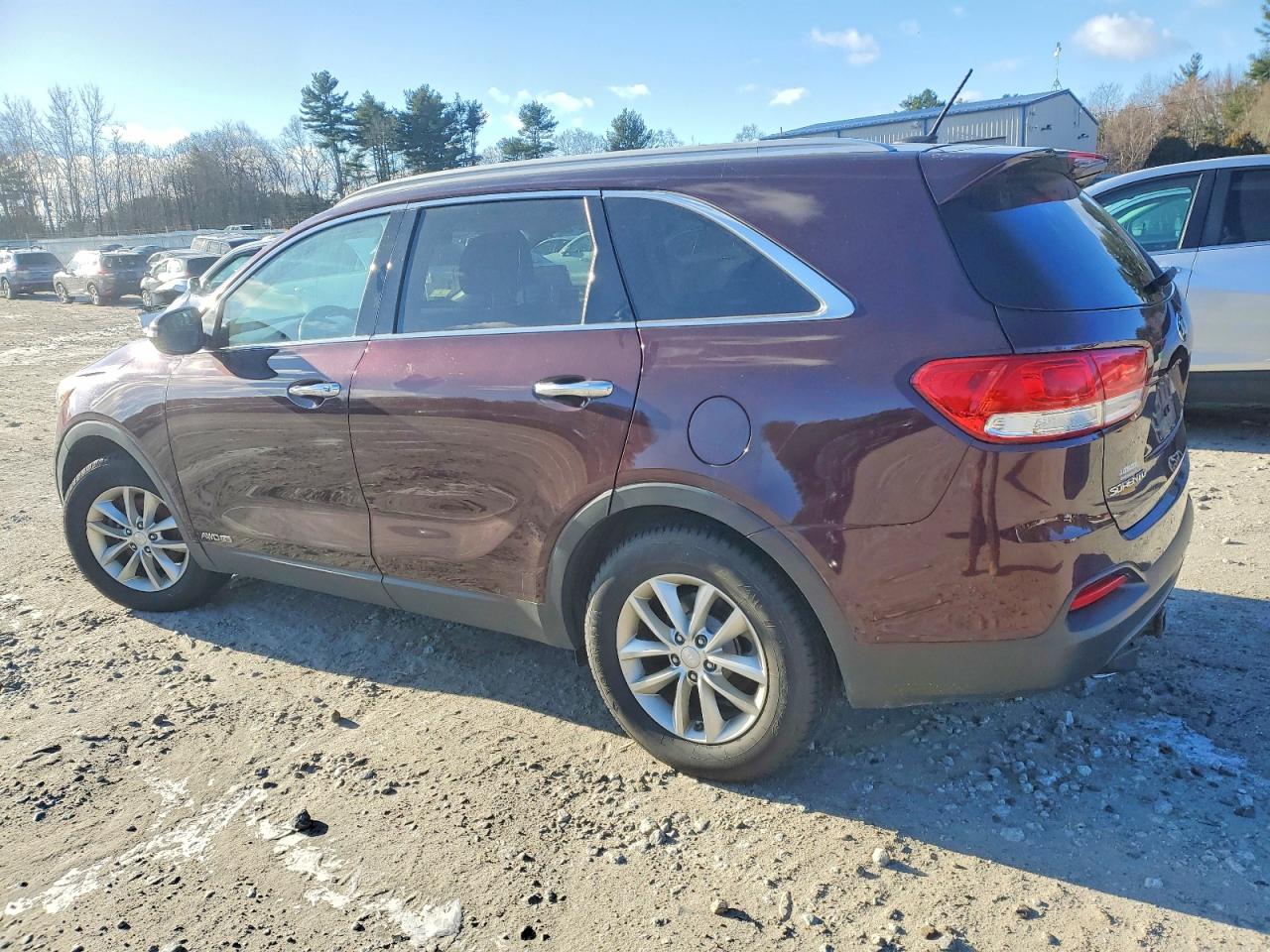 2017 KIA SORENTO photo 2