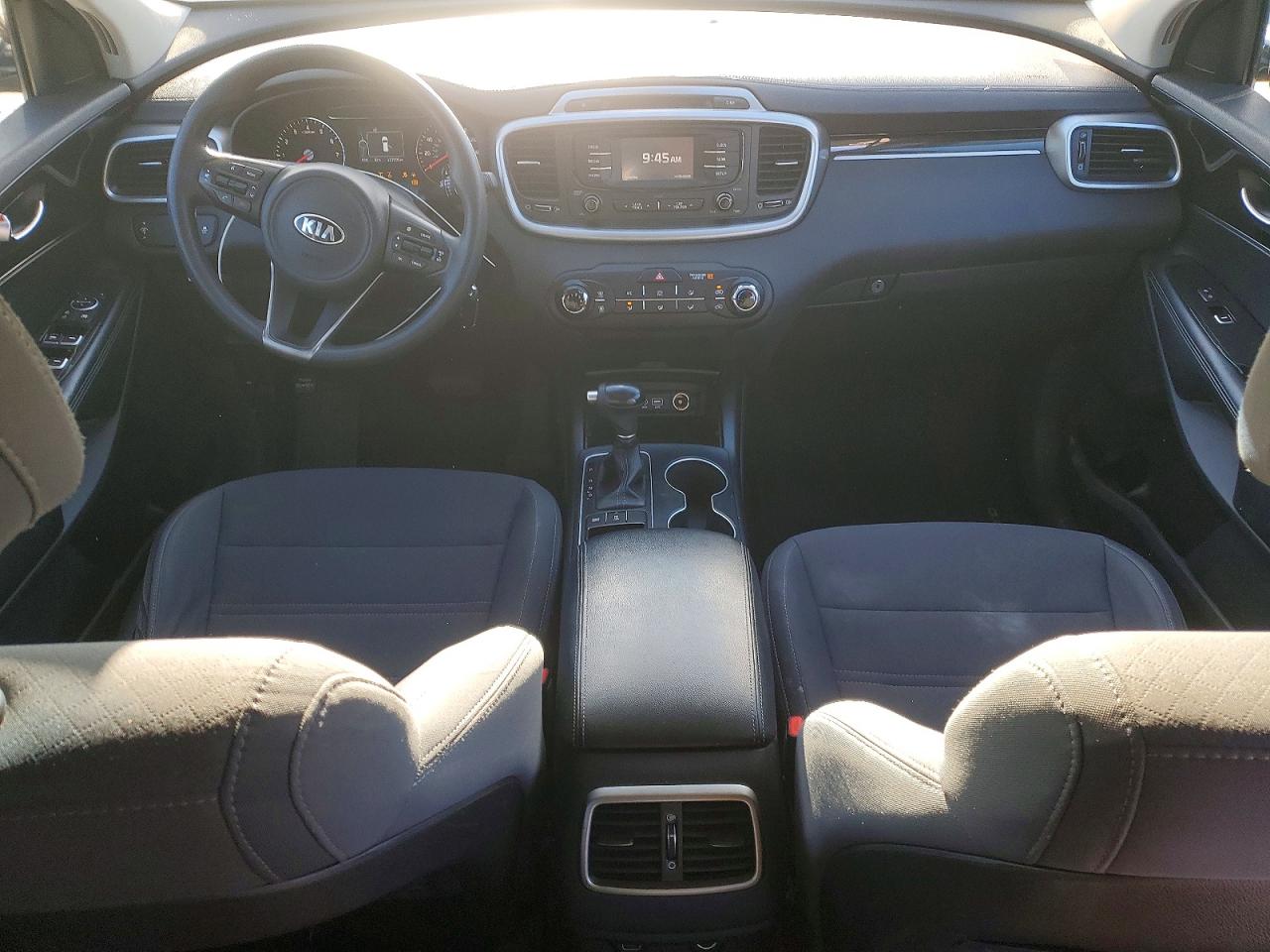 2017 KIA SORENTO photo 8