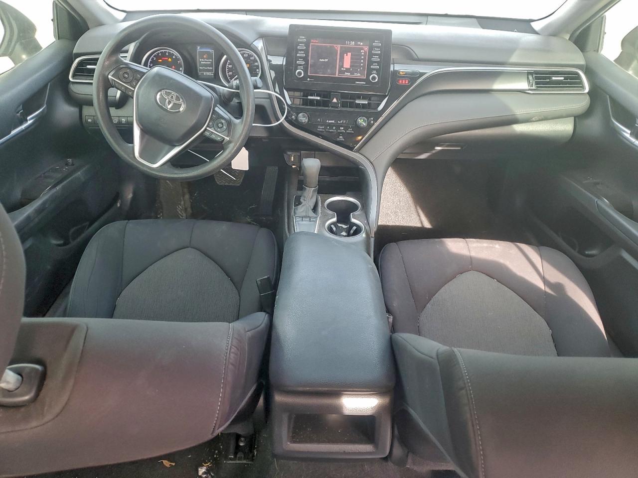 2022 TOYOTA CAMRY LE photo 22