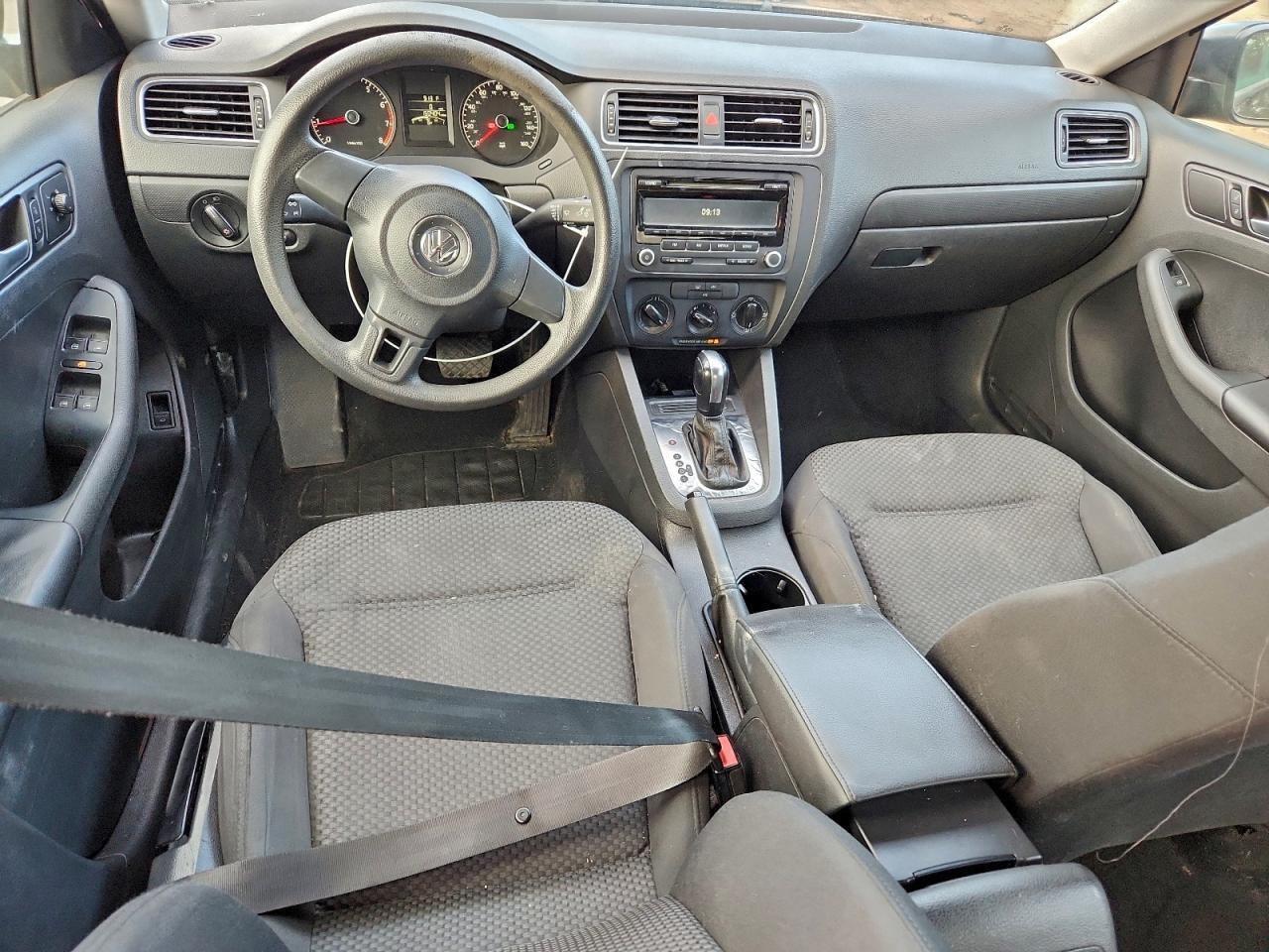 2014 VOLKSWAGEN JETTA BASE photo 8