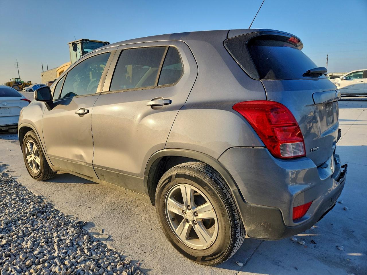2020 CHEVROLET TRAX LS photo 2