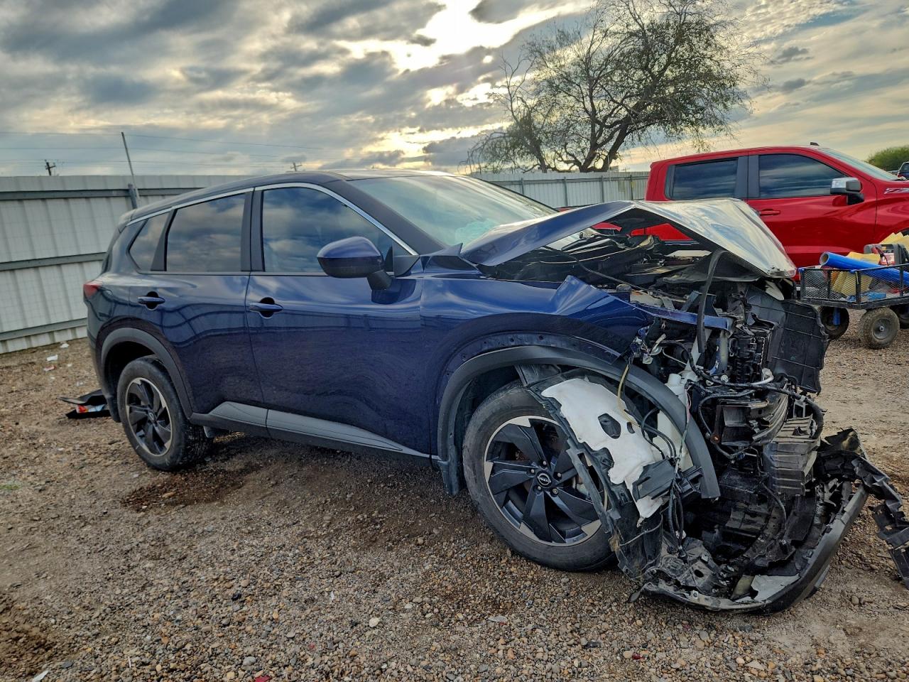 2024 NISSAN ROGUE SV photo 4