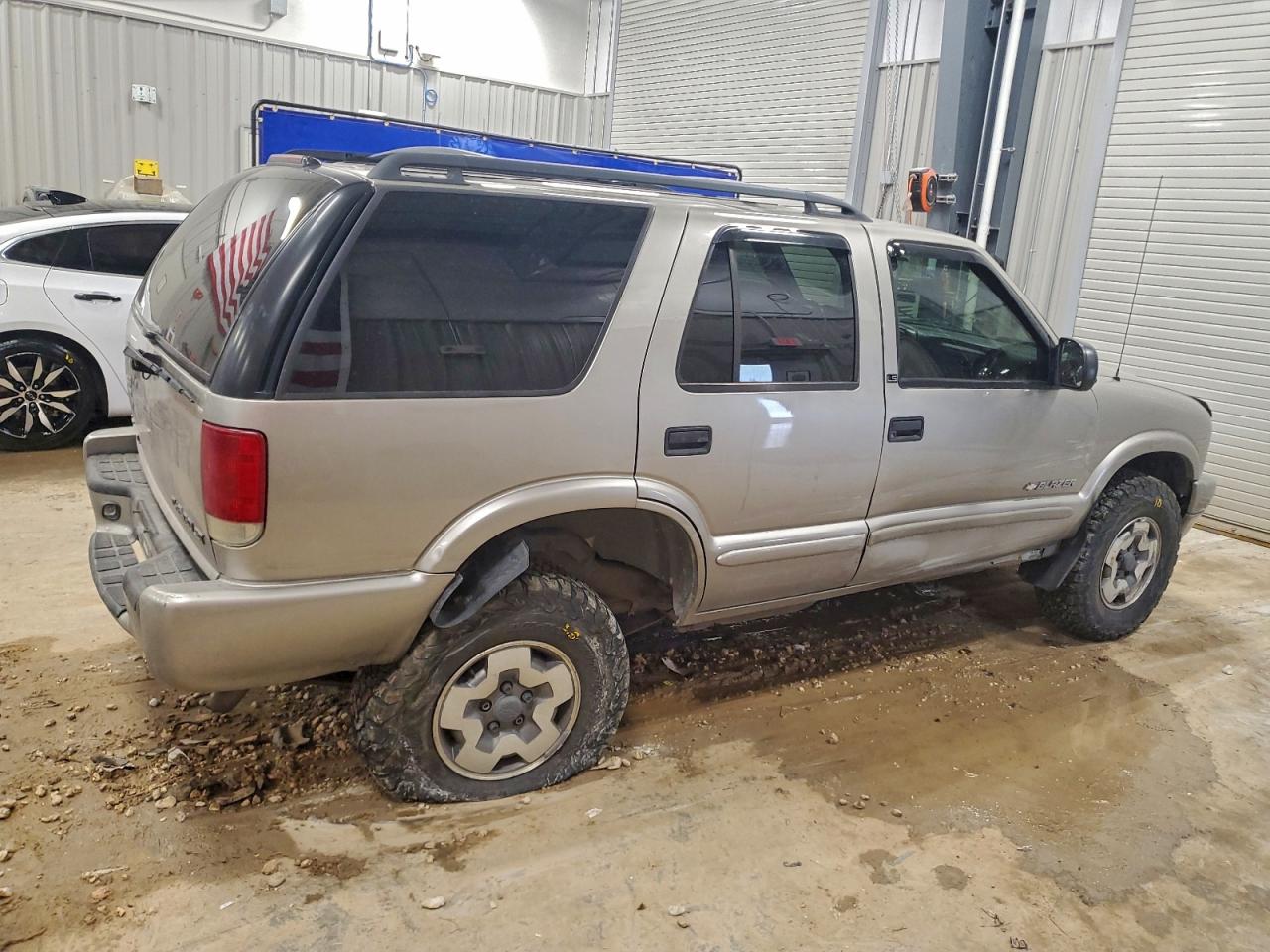 2004 CHEVROLET BLAZER photo 3