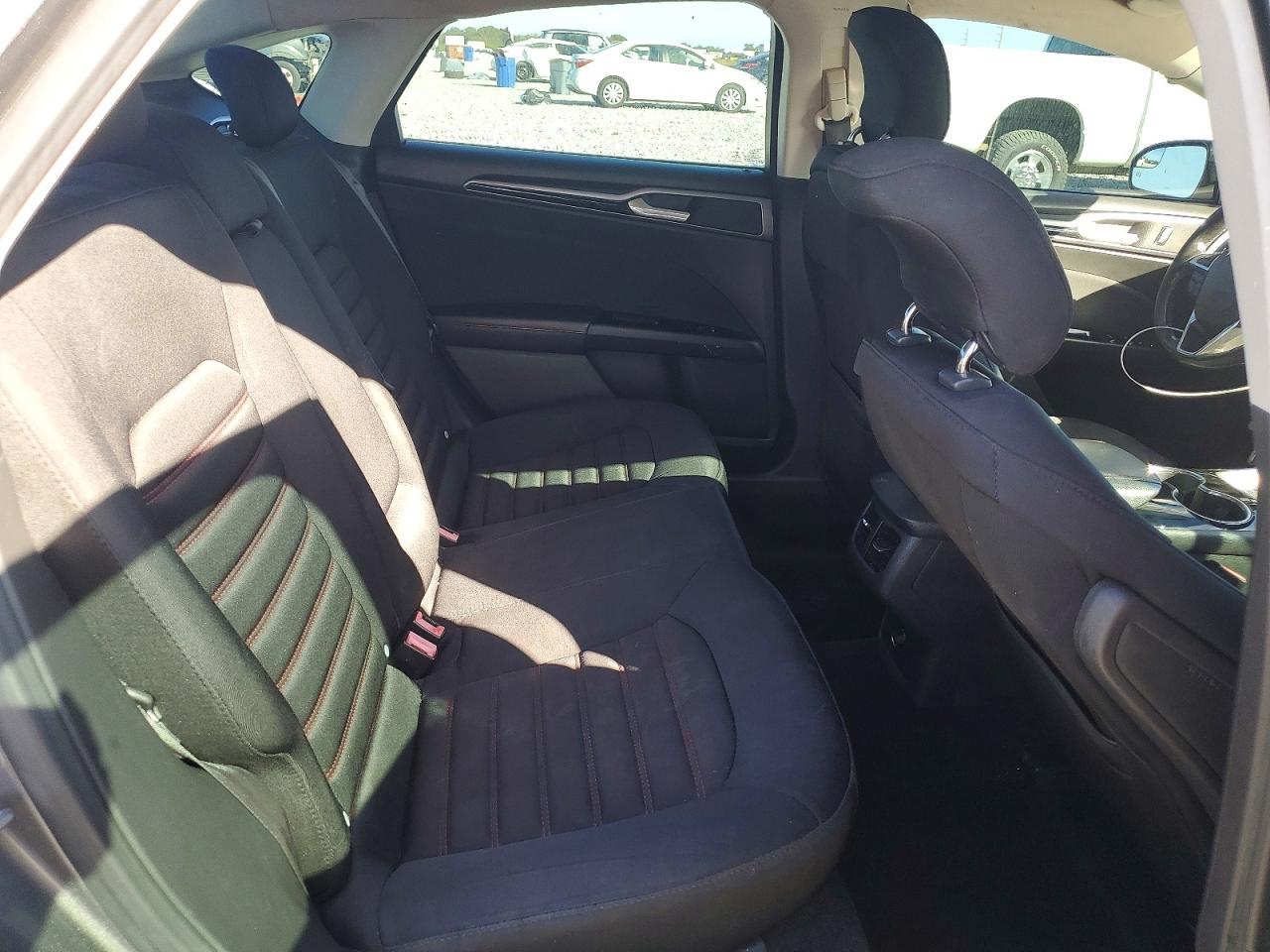 2014 FORD FUSION SE photo 10