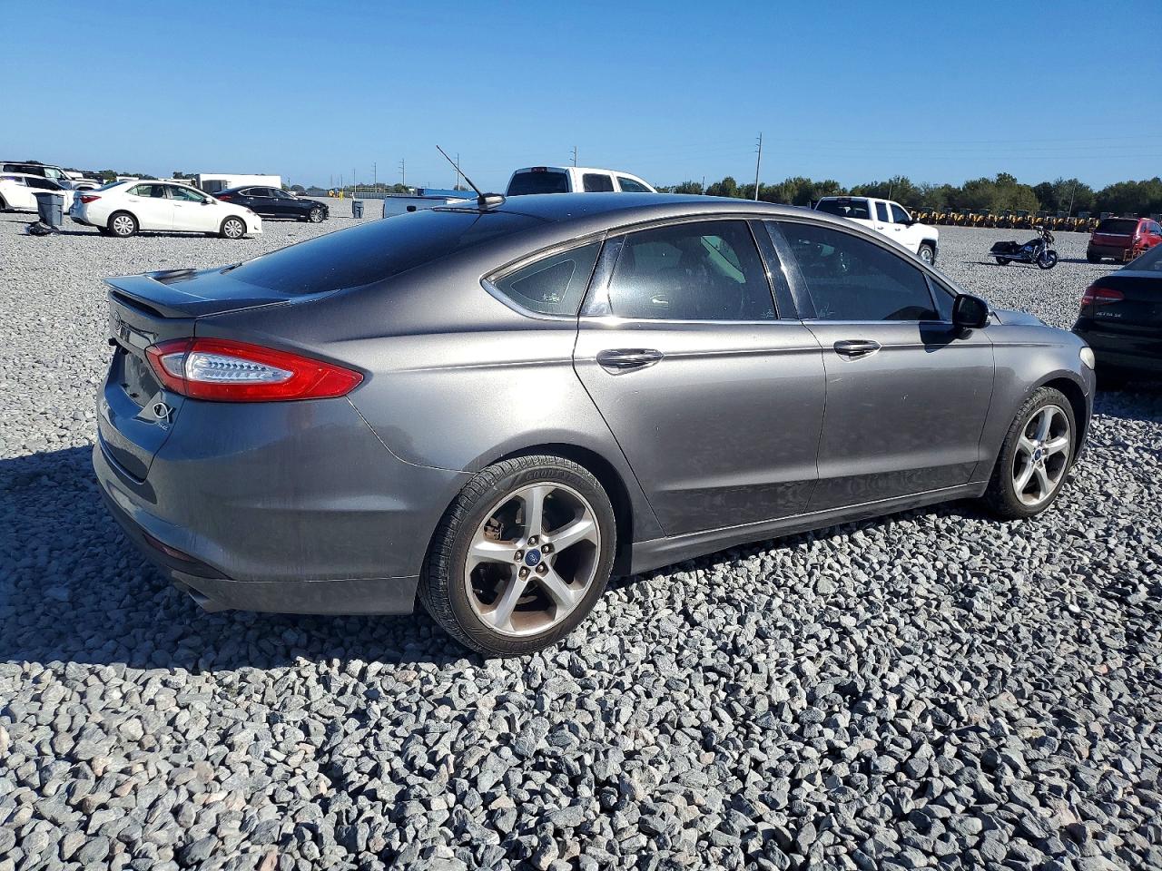 2014 FORD FUSION SE photo 3