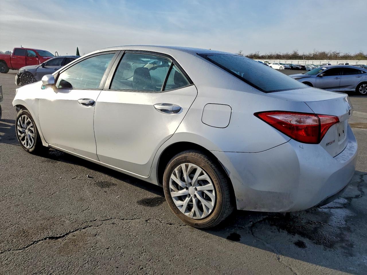 2018 TOYOTA COROLLA L photo 2