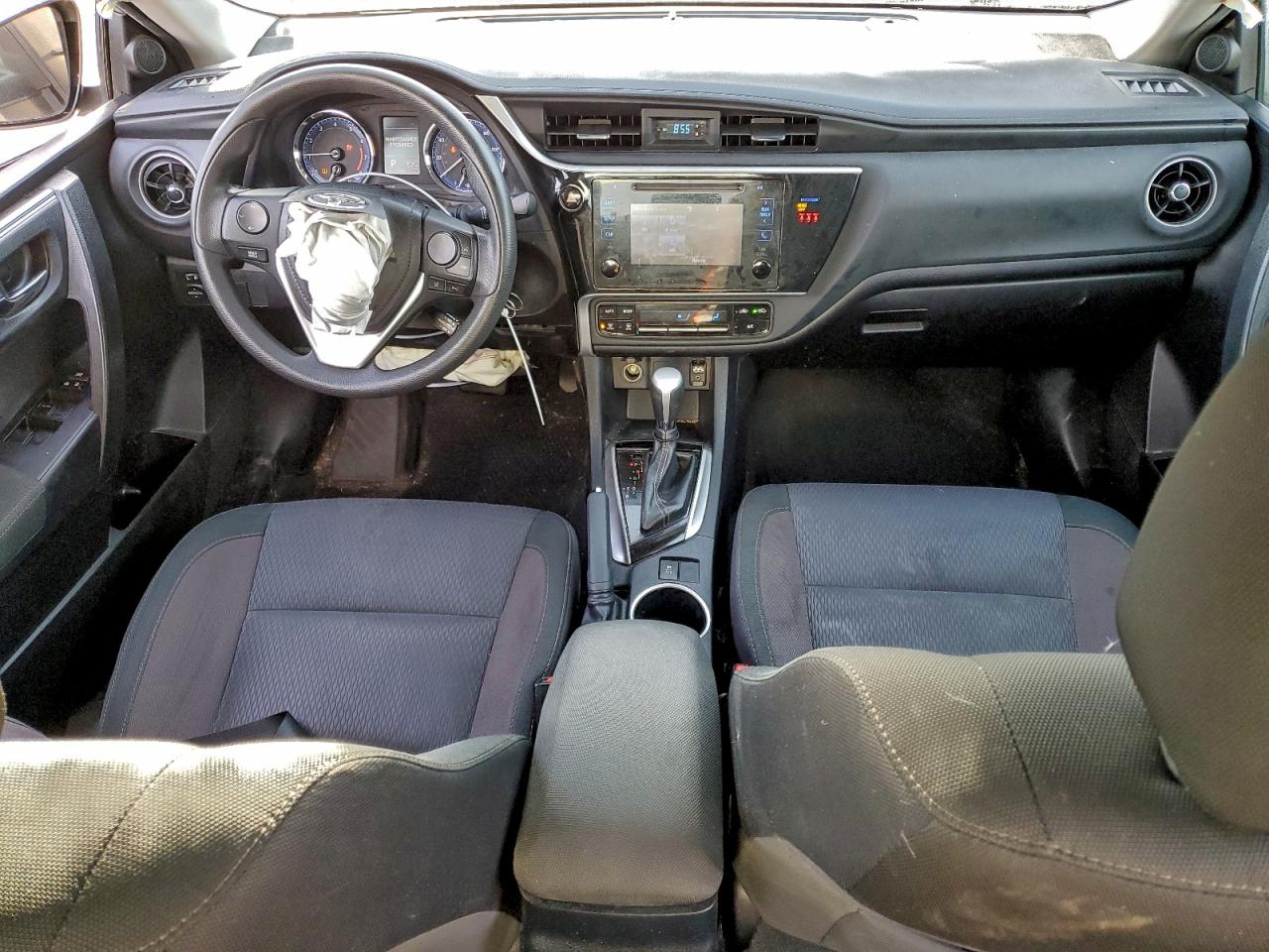 2018 TOYOTA COROLLA L photo 8