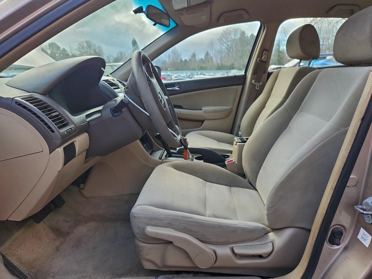 2004 HONDA ACCORD LX photo 7