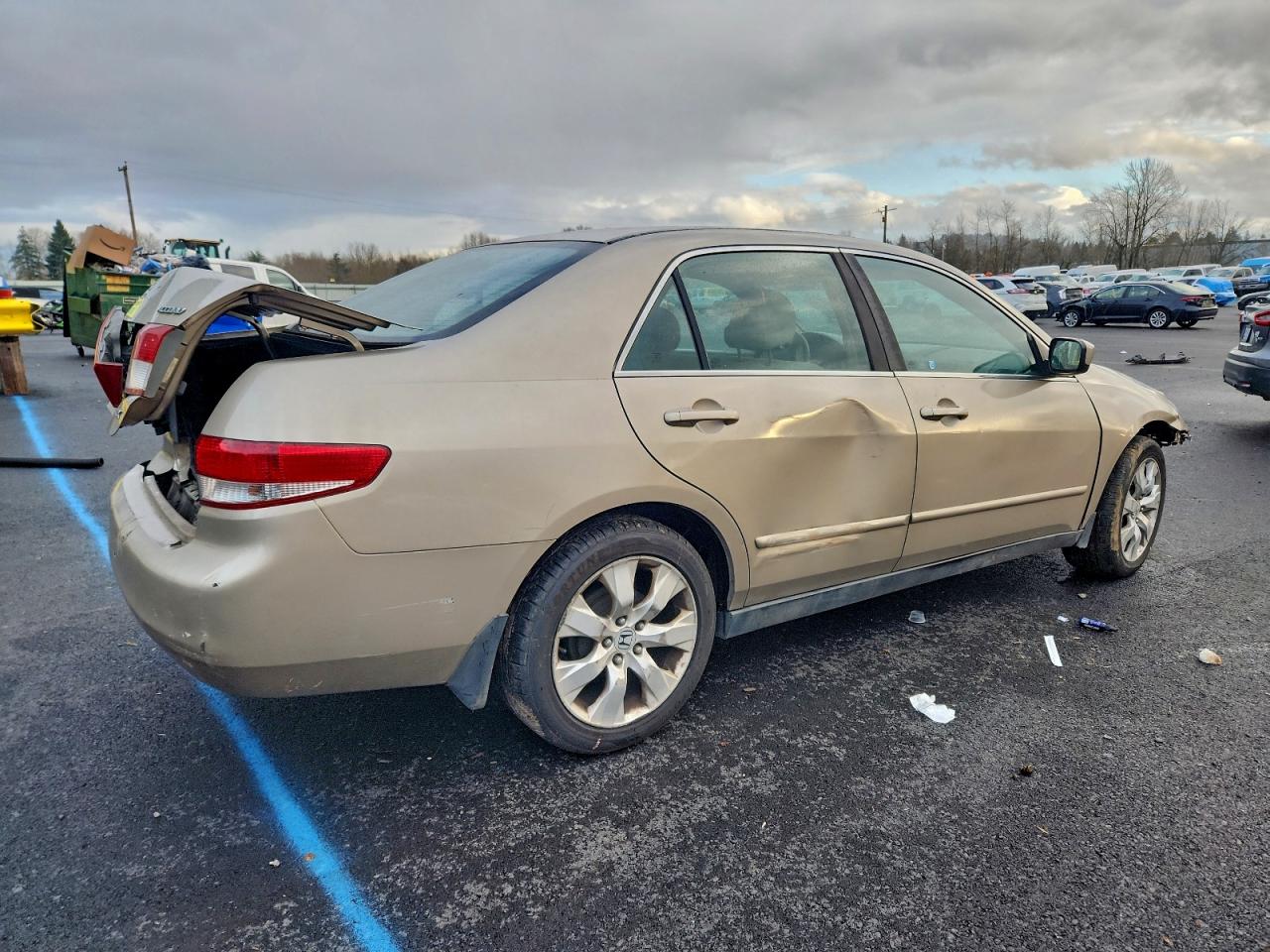 2004 HONDA ACCORD LX photo 3