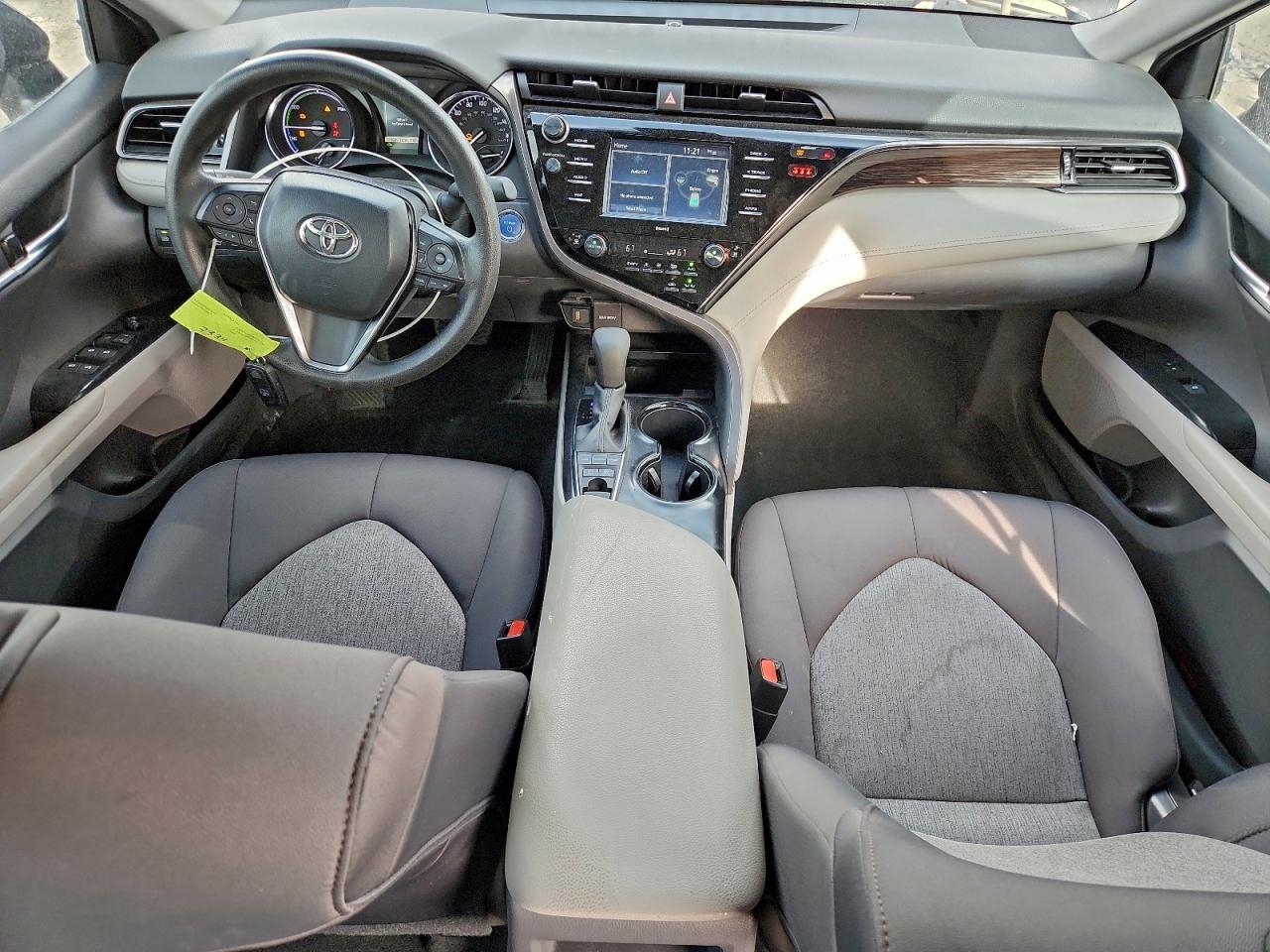 2020 TOYOTA CAMRY LE photo 8