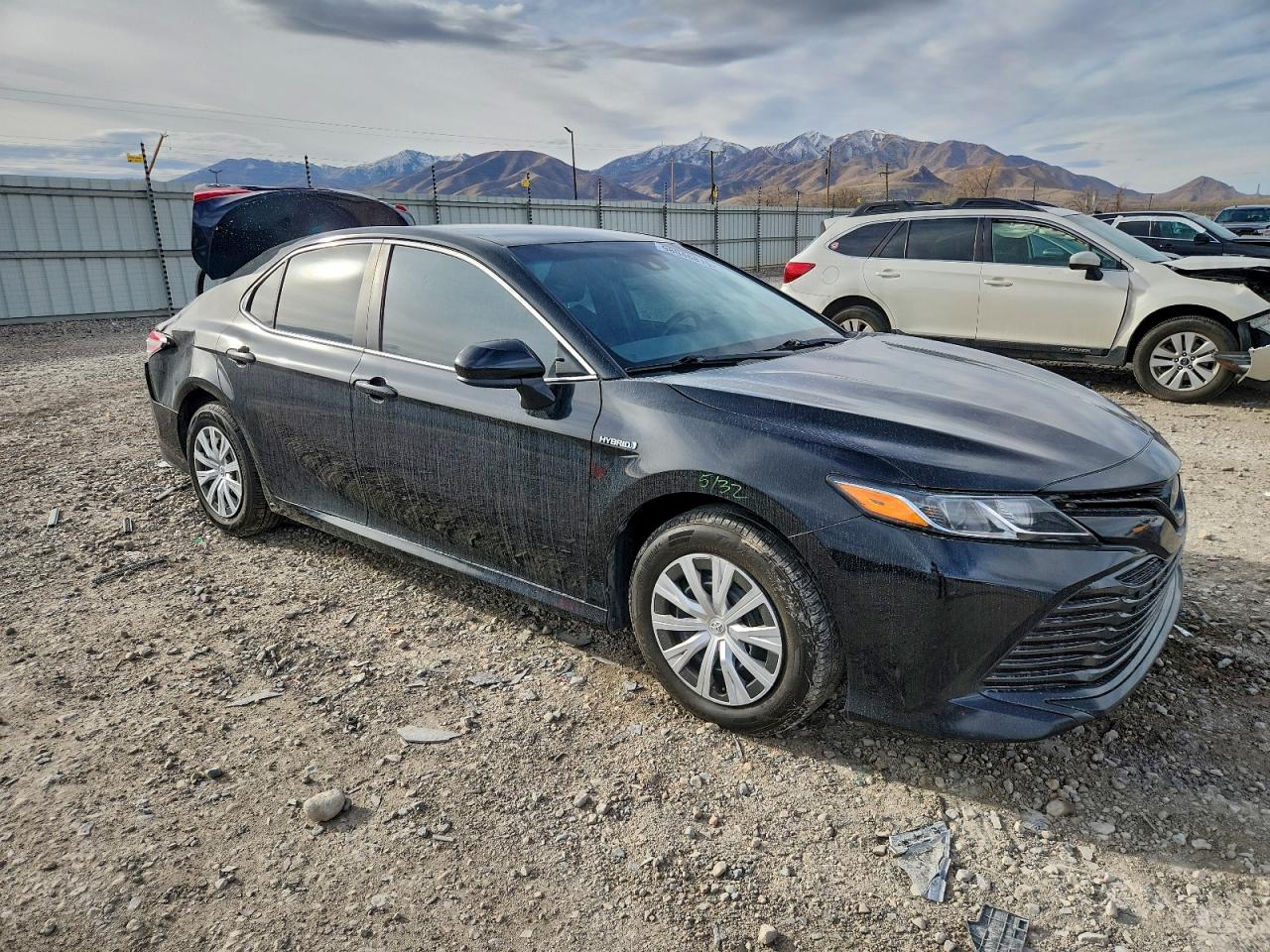 2020 TOYOTA CAMRY LE photo 4