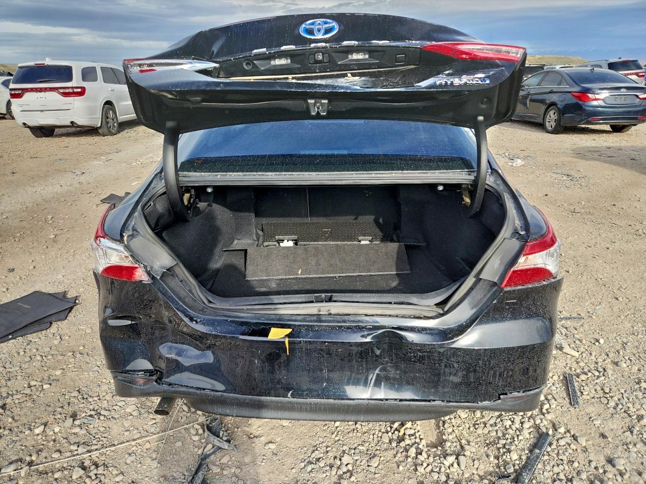 2020 TOYOTA CAMRY LE photo 6