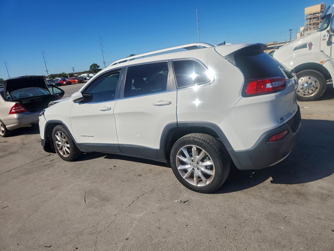 2017 JEEP CHEROKEE LIMITED photo 2