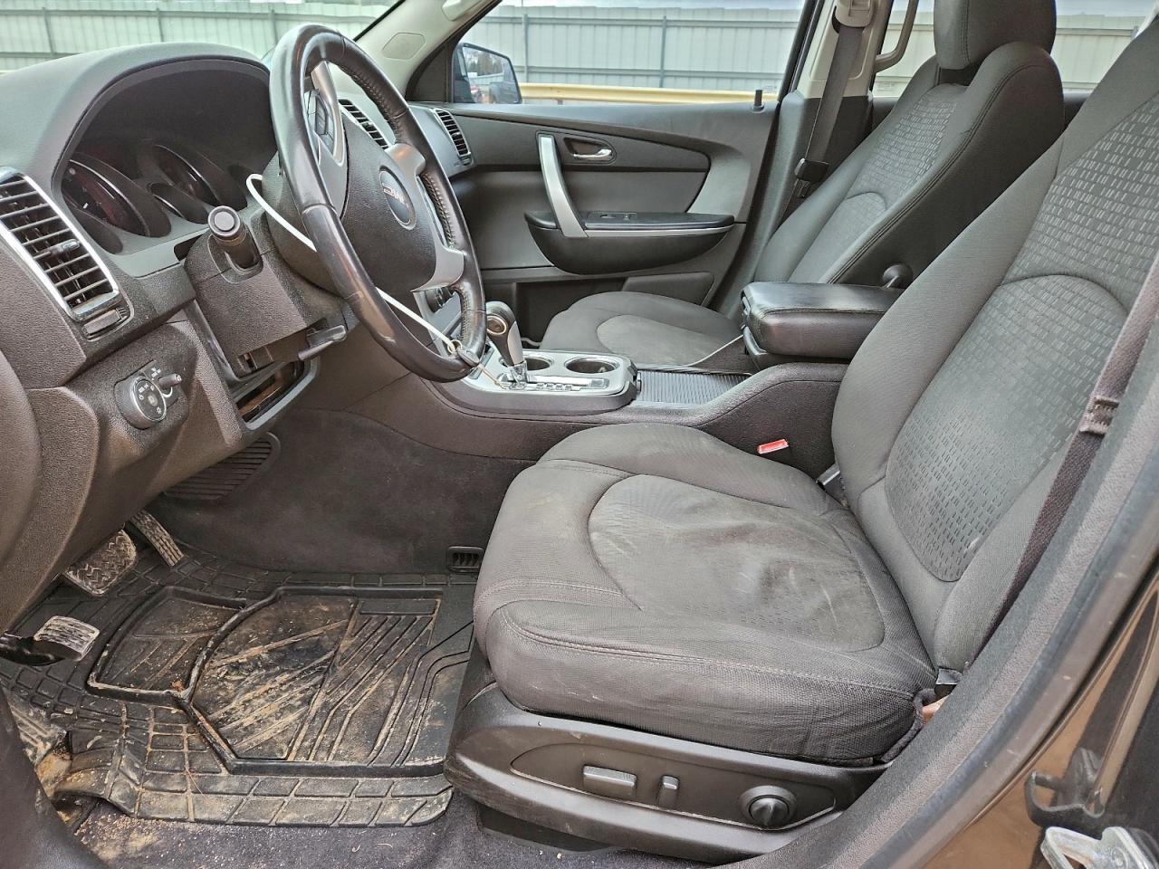 2011 GMC ACADIA SLE photo 13