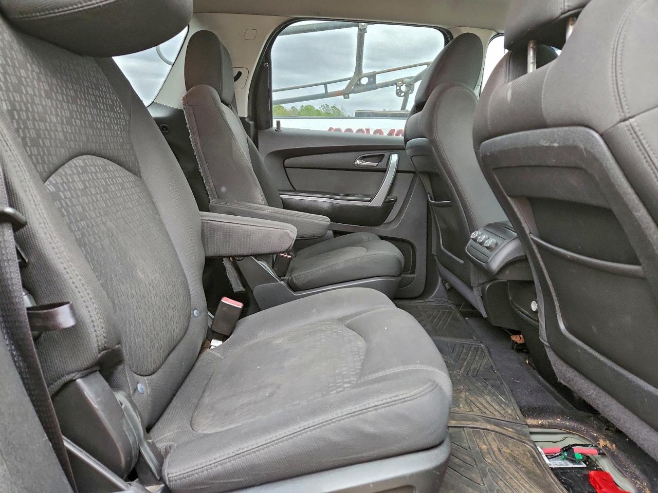 2011 GMC ACADIA SLE photo 21