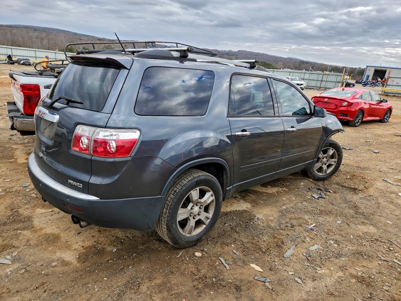 2011 GMC ACADIA SLE photo 5