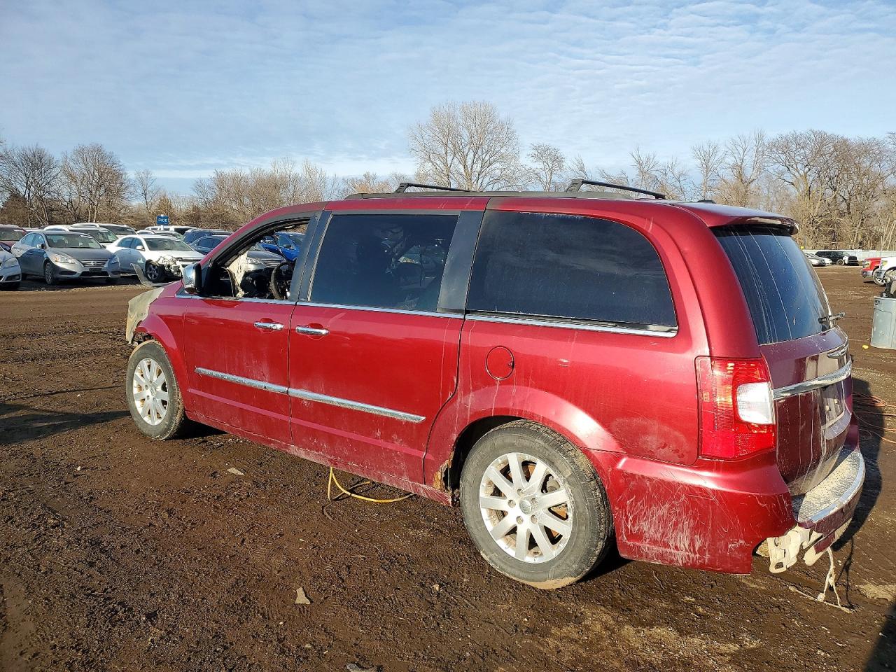 2012 CHRYSLER TOWN & COUNTRY TOURING L photo 2