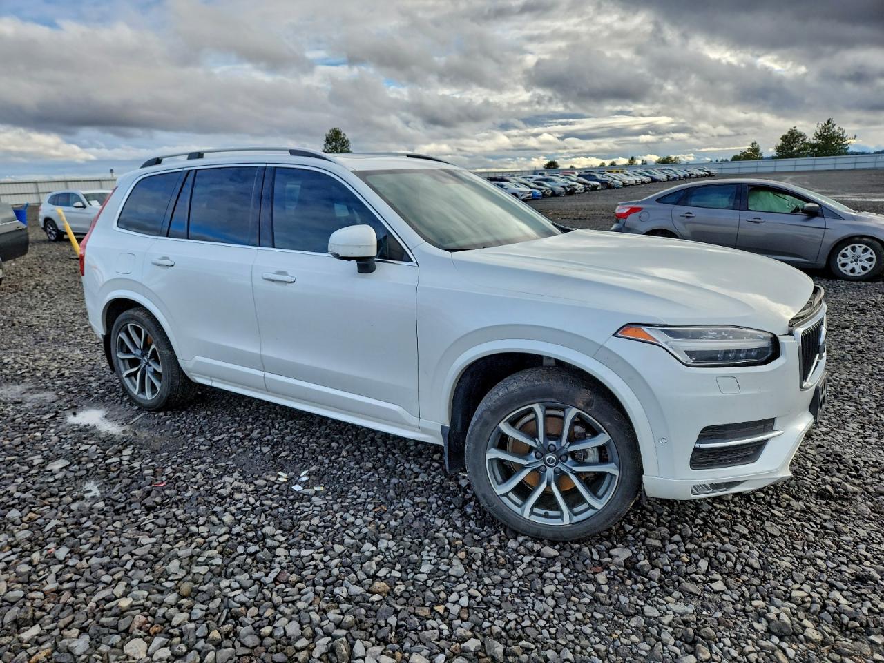 2019 VOLVO XC90 T6 MOMENTUM photo 4
