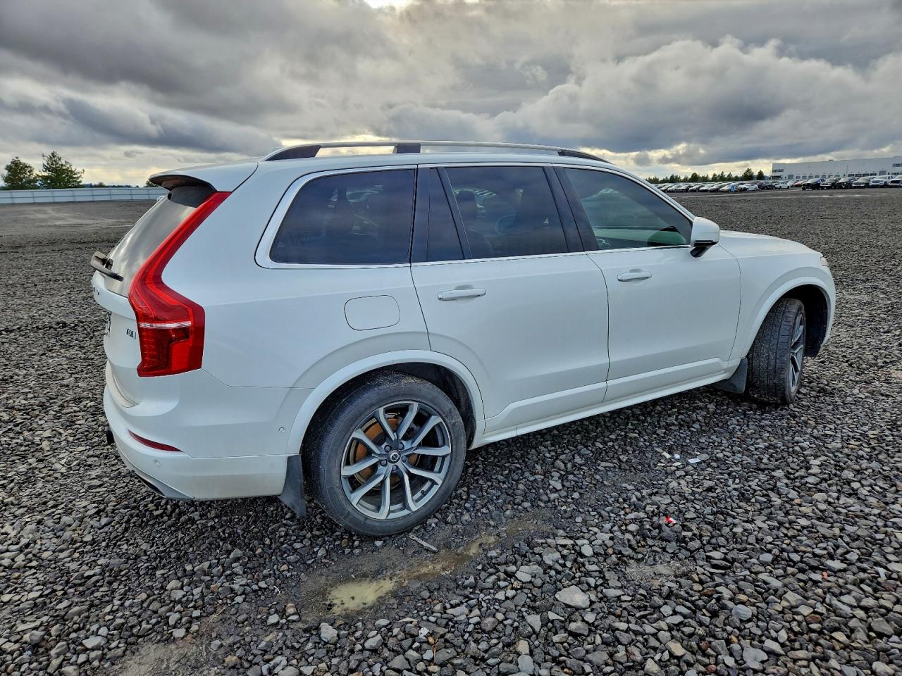 2019 VOLVO XC90 T6 MOMENTUM photo 3