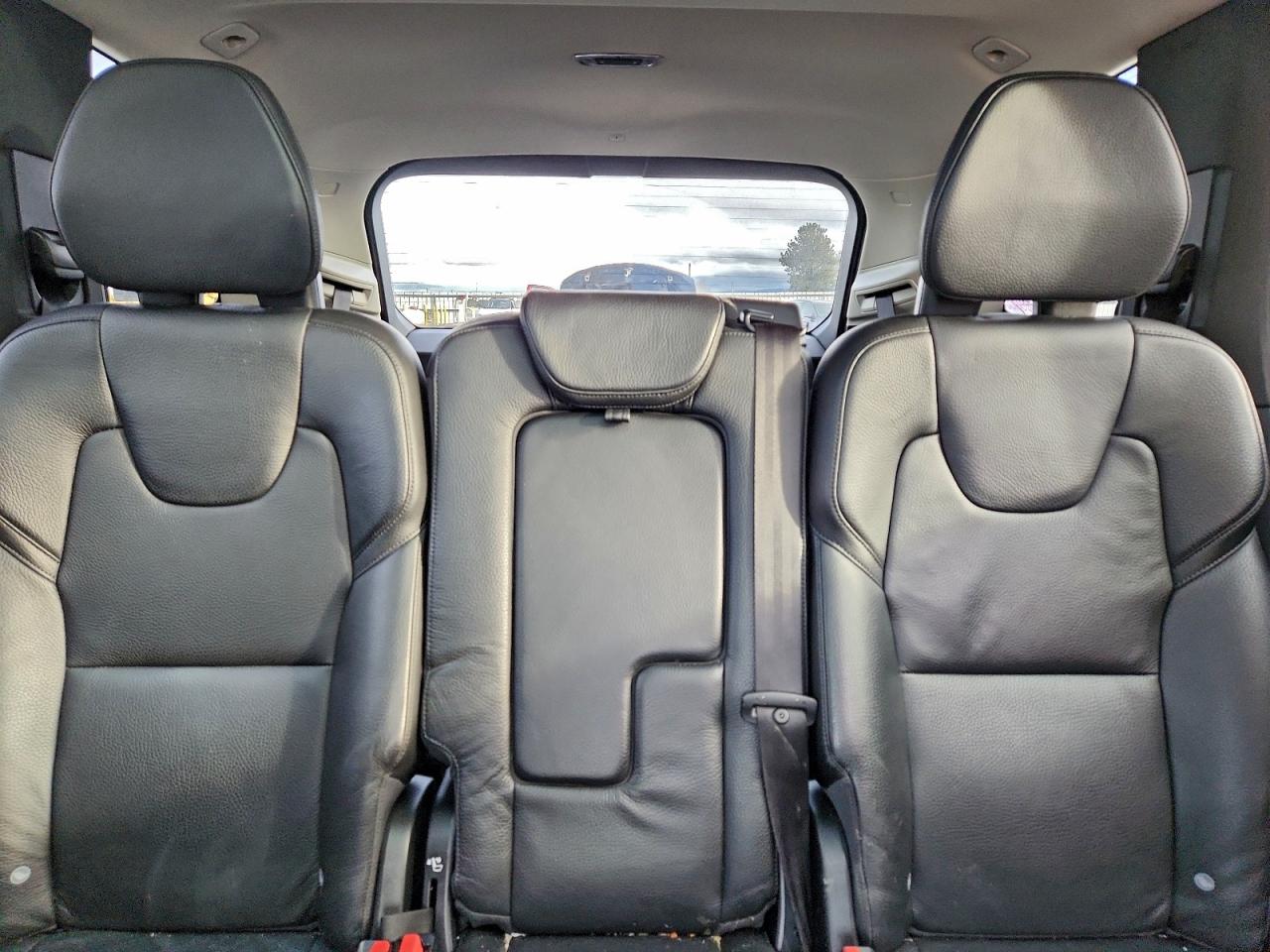 2019 VOLVO XC90 T6 MOMENTUM photo 10