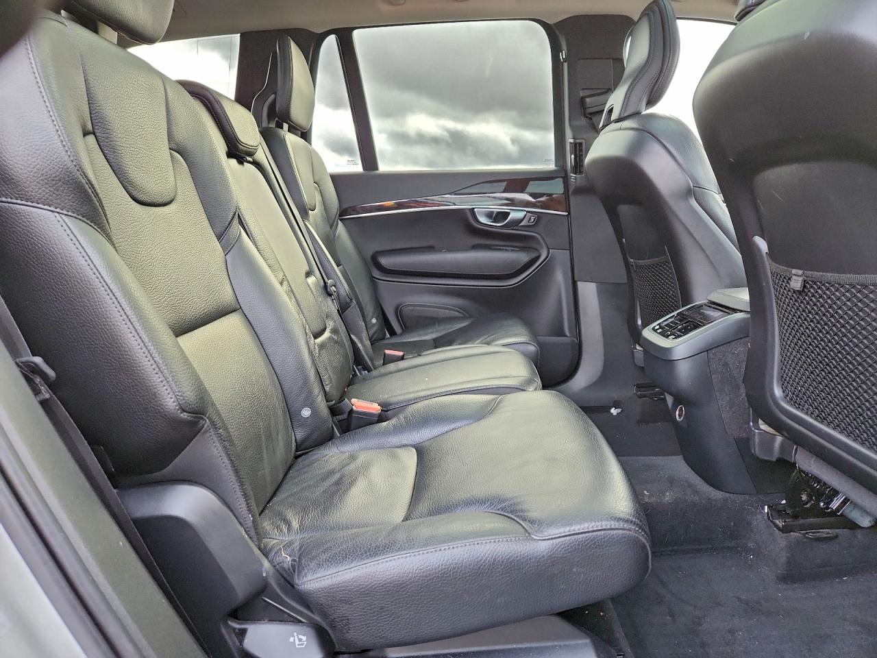 2019 VOLVO XC90 T6 MOMENTUM photo 11