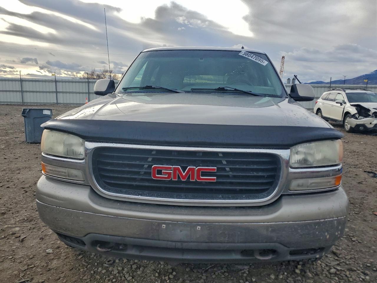 2002 GMC YUKON XL K1500 photo 9