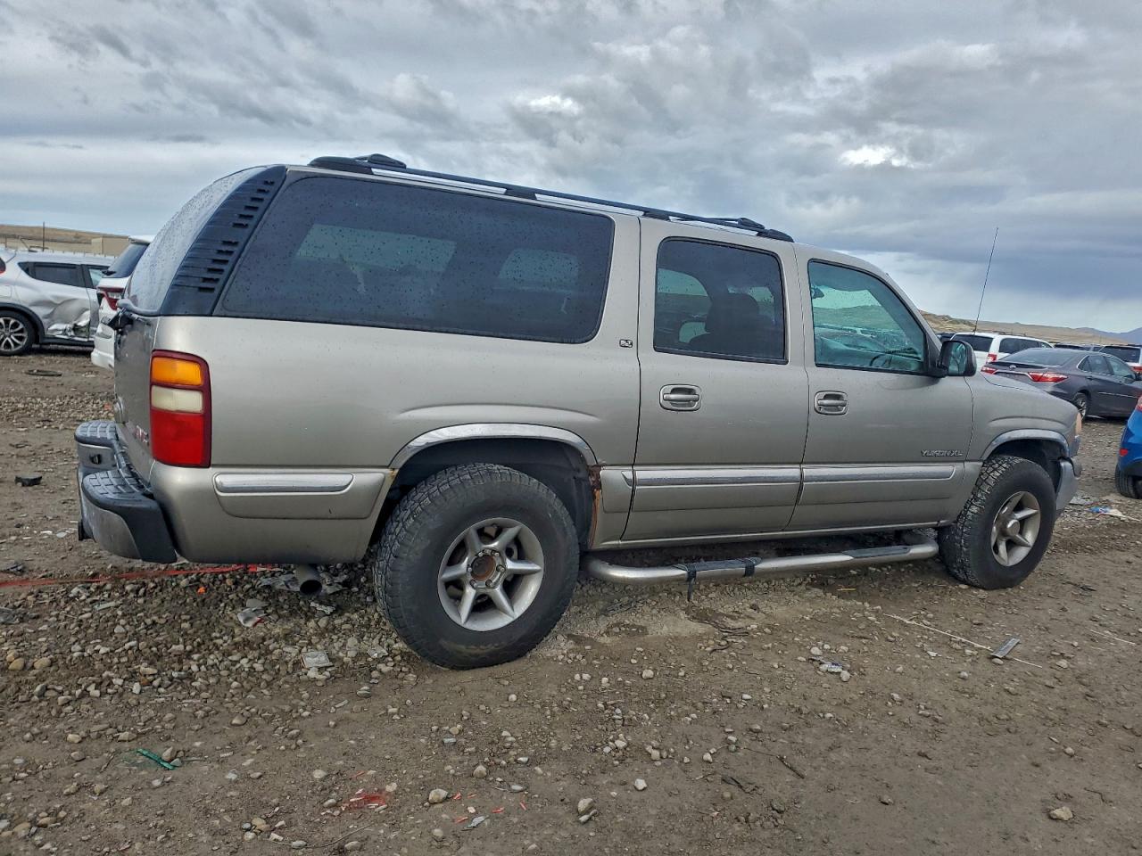2002 GMC YUKON XL K1500 photo 5
