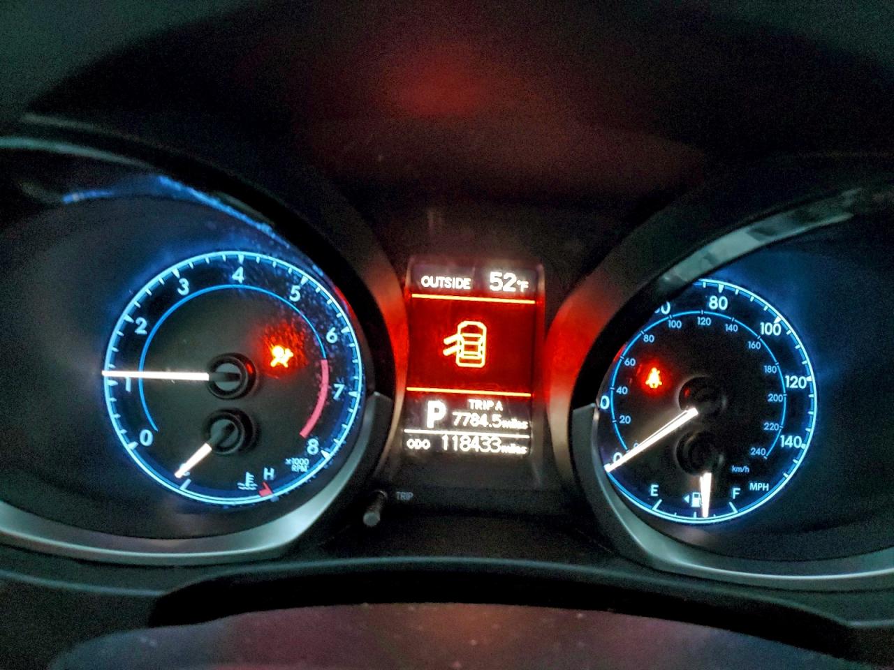 2014 TOYOTA COROLLA L photo 9