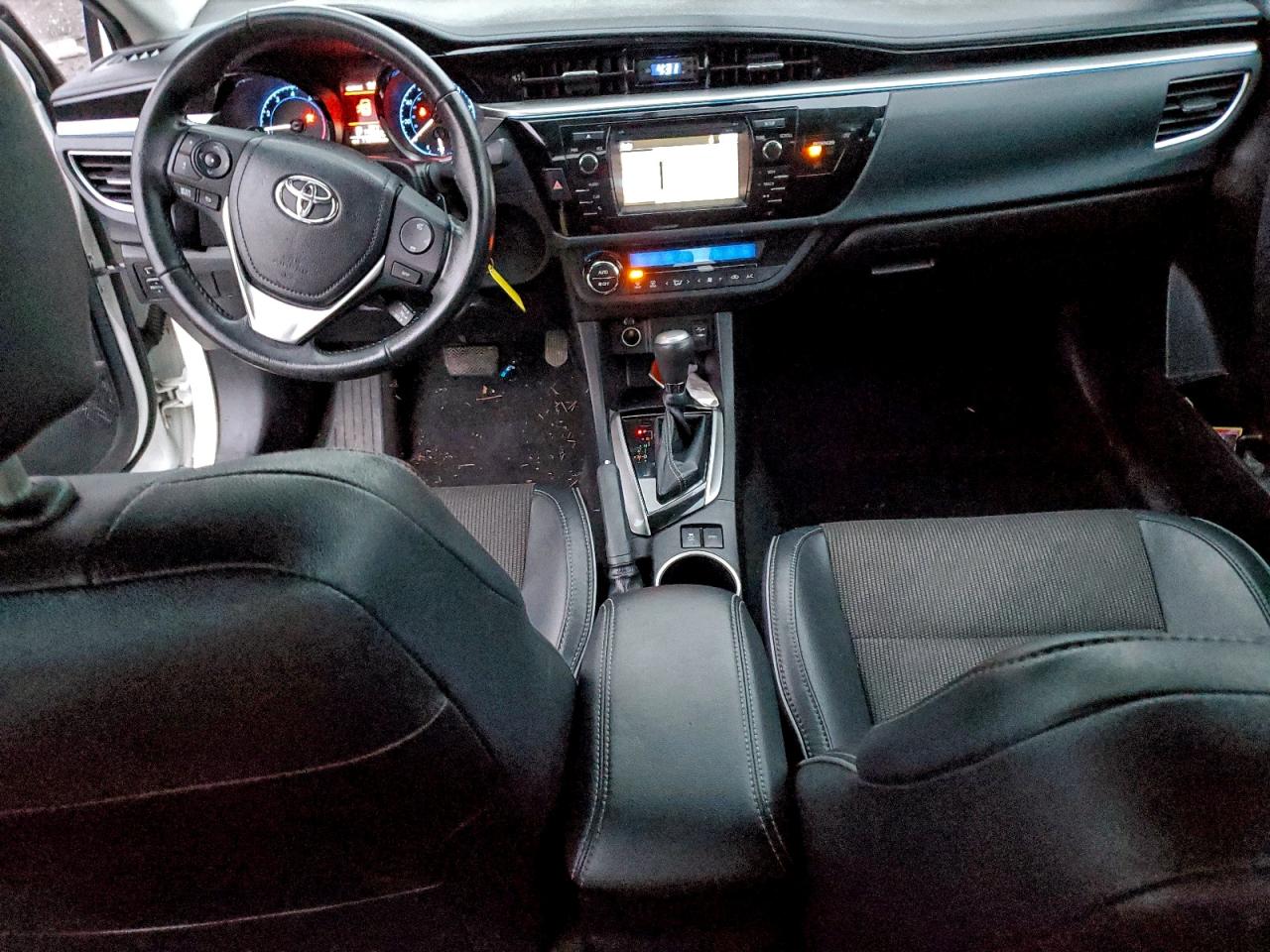 2014 TOYOTA COROLLA L photo 8