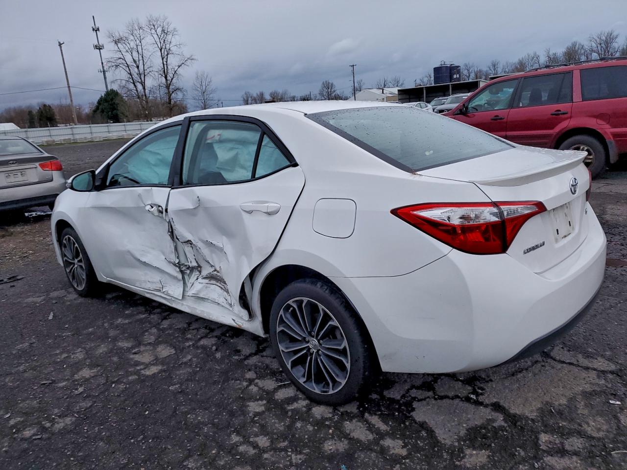 2014 TOYOTA COROLLA L photo 2