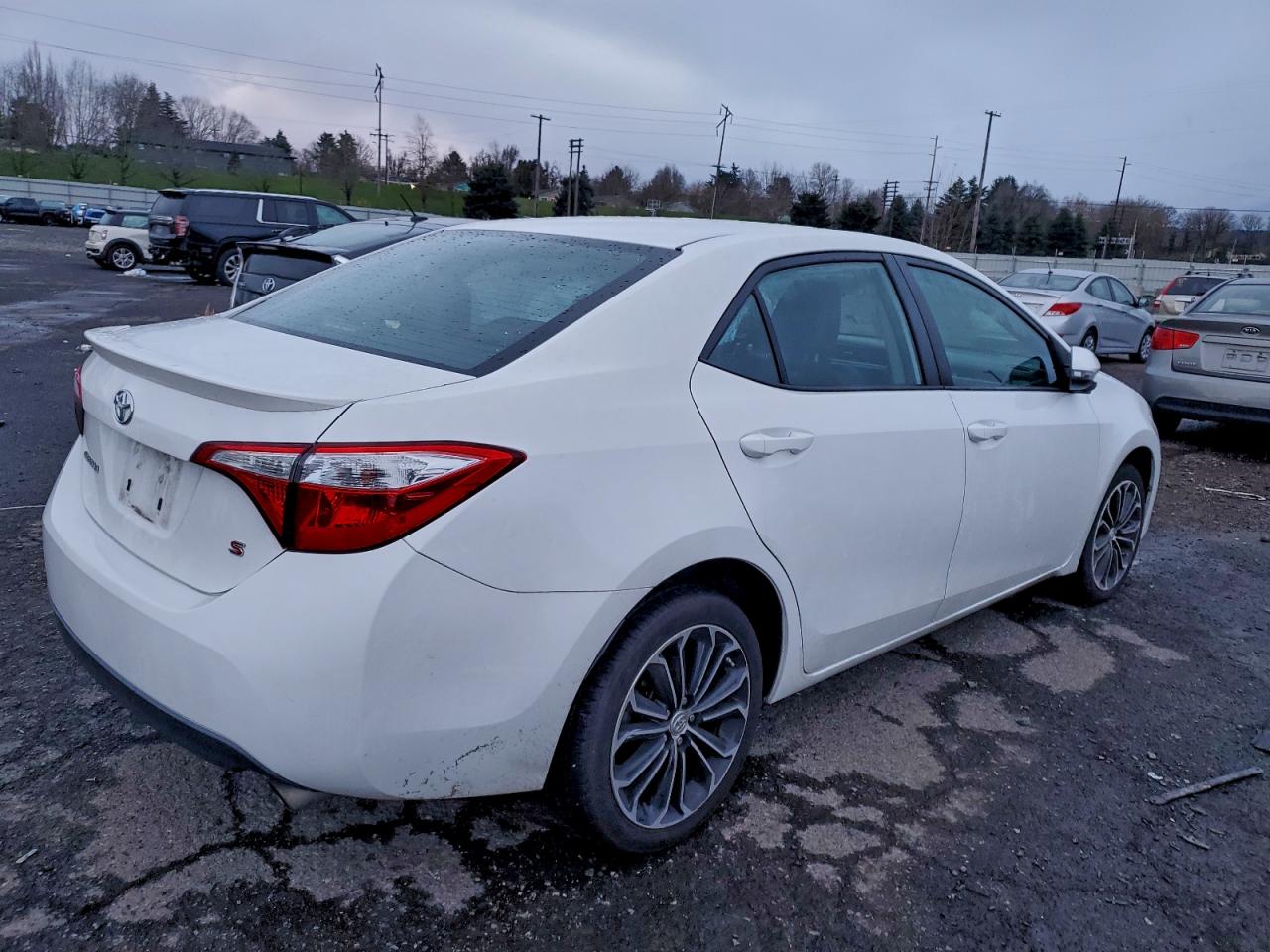 2014 TOYOTA COROLLA L photo 3
